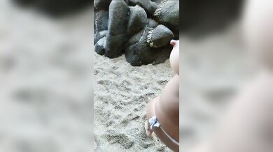 Scopata nel culo al mare - BASTA FA MALE