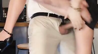 Collega si fa scopare dopo una cena