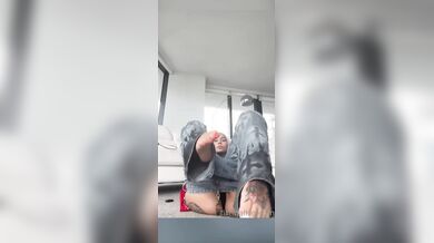 Fish mostra i sexy piedi of