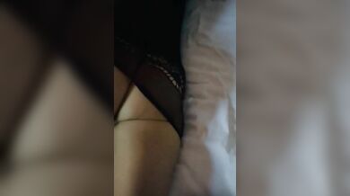 E' timida il suo primo video