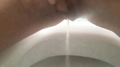 Giada pissing amatoriale