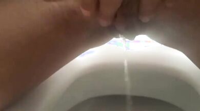 Giada pissing amatoriale