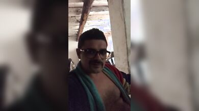 Mi faccio succhiare il cazzo da giovane amica spagnola