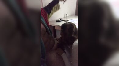 Mi faccio succhiare il cazzo da giovane amica spagnola