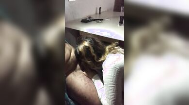 Mi faccio succhiare il cazzo da giovane amica spagnola