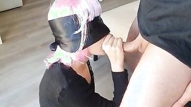 Pompino con benda con schizzata in gola