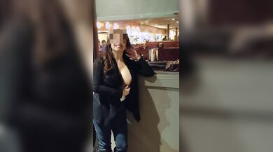 Moglie tettona le esce in hotel