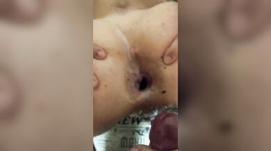 Sborro nel suo culo aperto