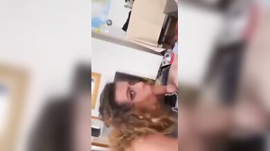 Se la stanno chiavando in due