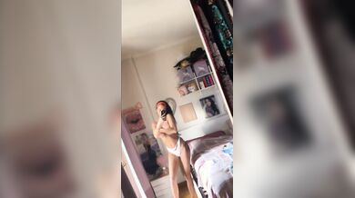 Antonella Mosetti esce le tette OF