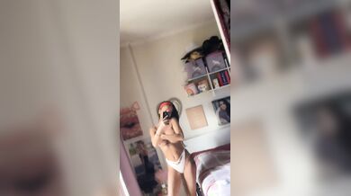 Antonella Mosetti esce le tette OF