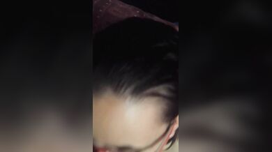 Fidanzata con occhiali facciale