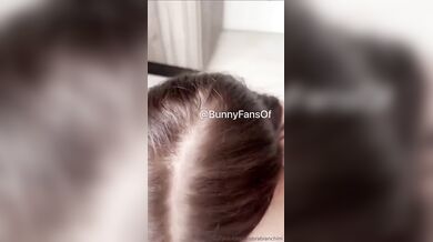 Ambra ragazza del Calippotuor fa pompino a u  fan