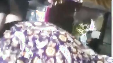 Commessa pugliese sposata lo succhia e scopa con cliente in negozio