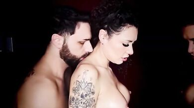 Coppia italiana fa sesso in hotel