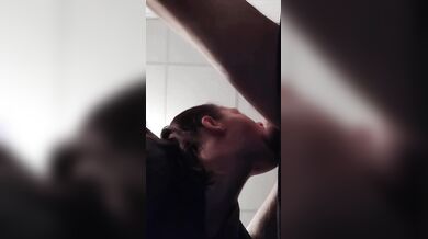 Bocchino salivoso con leccata di palle