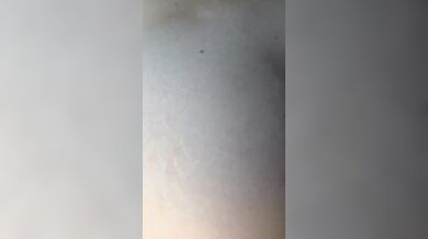 Scopo la mia puttana all'aperto e le vengo sul culo