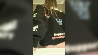 La sexy farmac1sta italiana scopata da dietro da nero