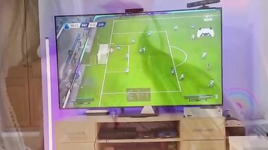 Meglio una mia pompa che la play che dici?
