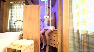 Pompino in sauna di una bionda appena conosciuta