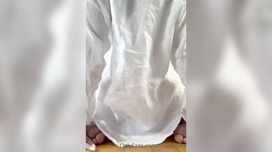 Piacere solitario con dildo famosa italiana social