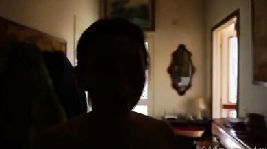 Una bella sborrata sulla faccia della mogliettina
