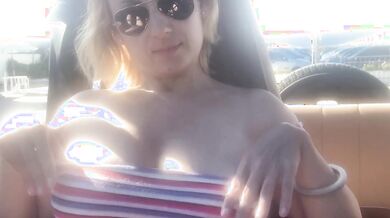 Flash tette in auto amatoriale