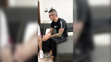 Ex fidanzata mi spompina insieme a un amico