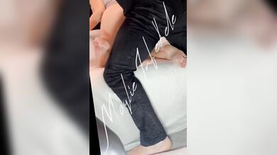 Moglie cuckold sega e scopa con bull superdotato