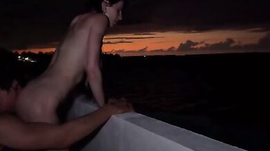 D4isy F4y figa romana scopata sul balcone da influencer