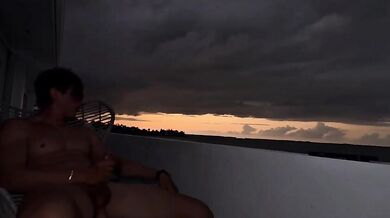 D4isy F4y figa romana scopata sul balcone da influencer