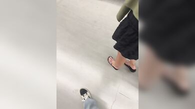 Moglie fa la troia al centro commerciale