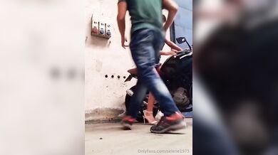 Milf italiana fa la troia dal meccanico