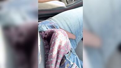 Pompino Milf rossa italiana in auto con ingoio