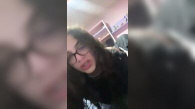 Questa scorreggia è per te annusala bene