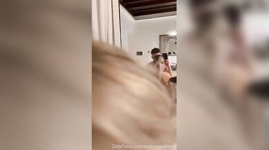 Pompino allo specchio fidanzata bionda italiana