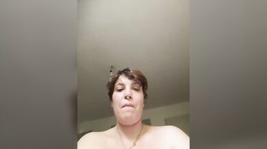 Queste tettone vi fanno morire