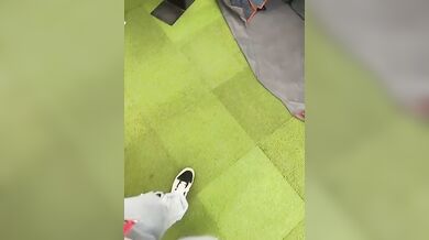 Non vede nessuno masturbati un po'
