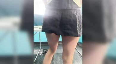 Non vede nessuno masturbati un po'