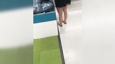 Non vede nessuno masturbati un po'