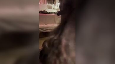 Carina adolescente italiana fa un pompino