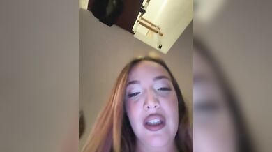 Sto facendo una live posso succhiartelo