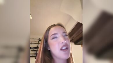 Sto facendo una live posso succhiartelo