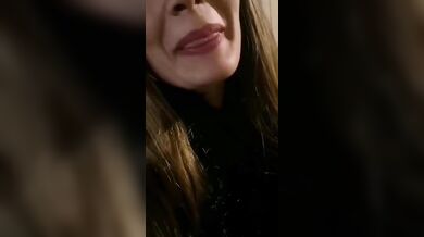 Moglie fa la troia ovunque