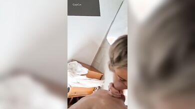 Sesso con fidanzata bionda tettona