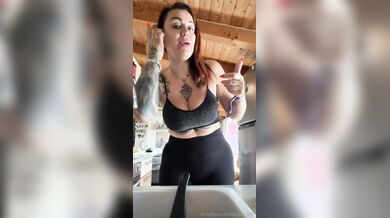 Mettilo in mezzo a queste tettone sudate
