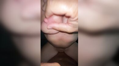 Moglie tettona cavallerizza