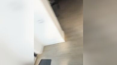 Bionda spompina il suo ragazzo