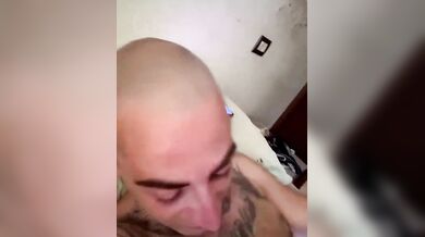 Pompino fidanzata con tette enormi