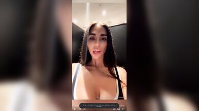 Ragazza con grosse tette